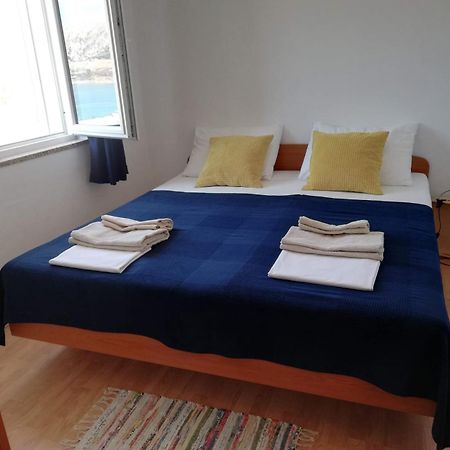 Apartments Burcul Pag Pag Town Bagian luar foto