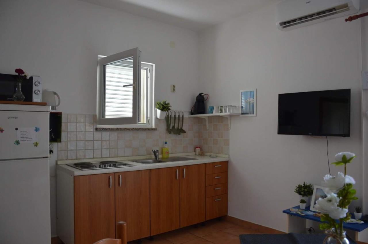 Apartments Burcul Pag Pag Town Bagian luar foto