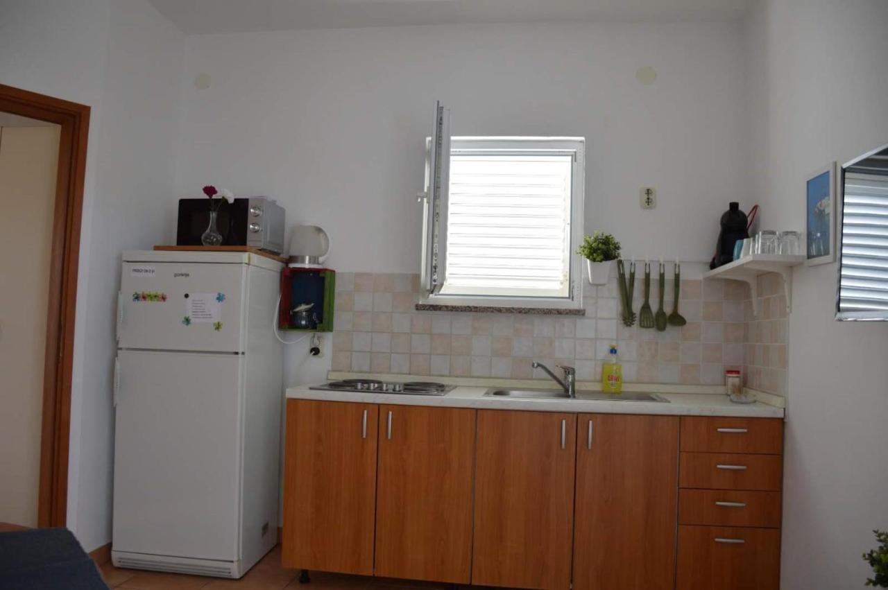 Apartments Burcul Pag Pag Town Bagian luar foto