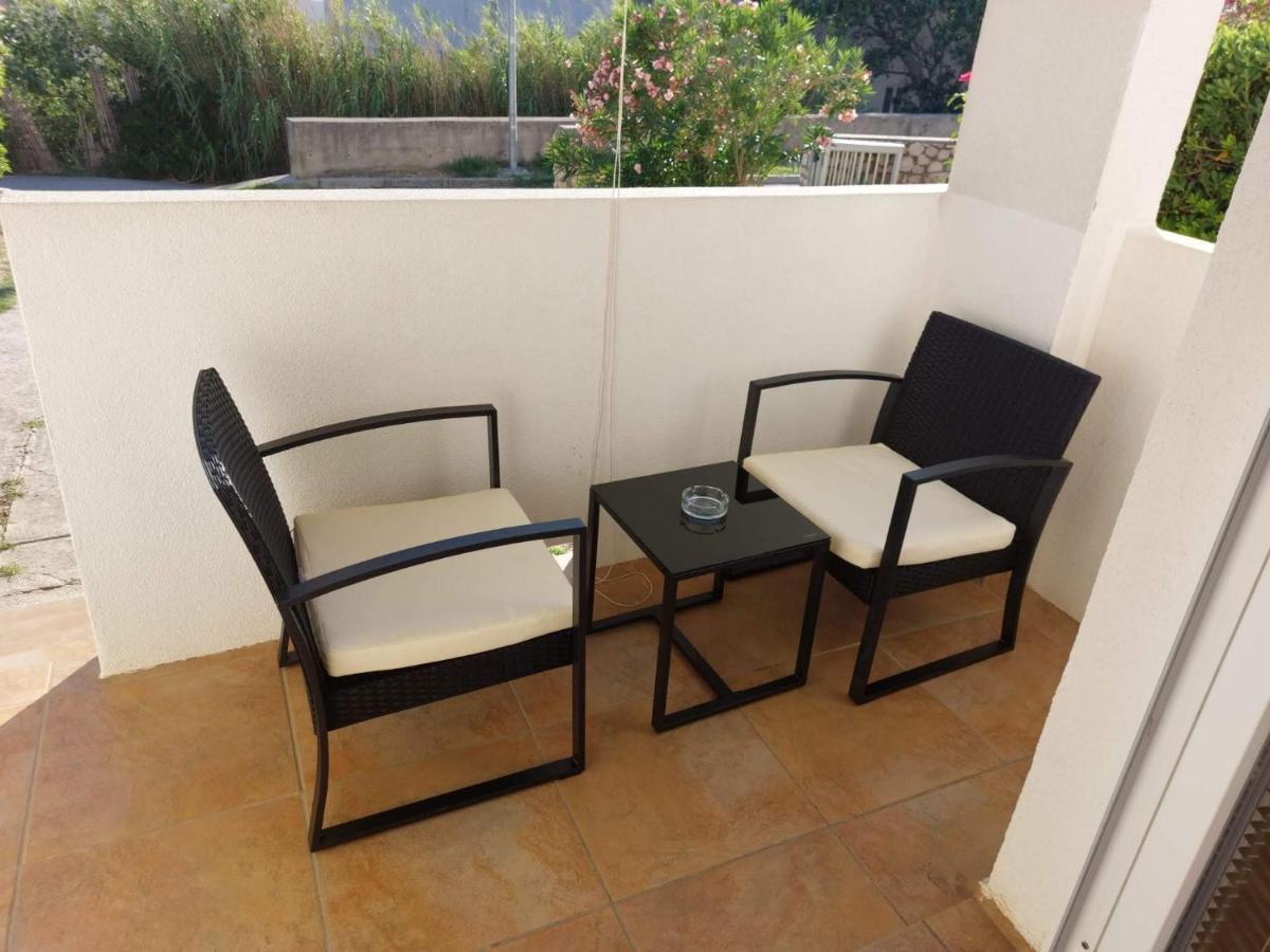 Apartments Burcul Pag Pag Town Bagian luar foto