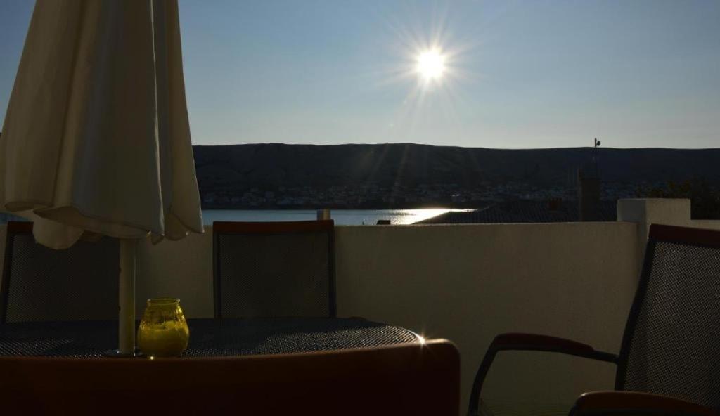 Apartments Burcul Pag Pag Town Bagian luar foto