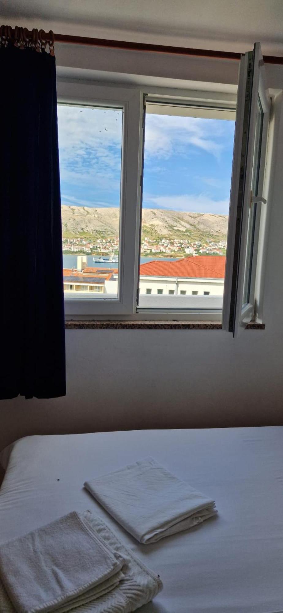 Apartments Burcul Pag Pag Town Bagian luar foto