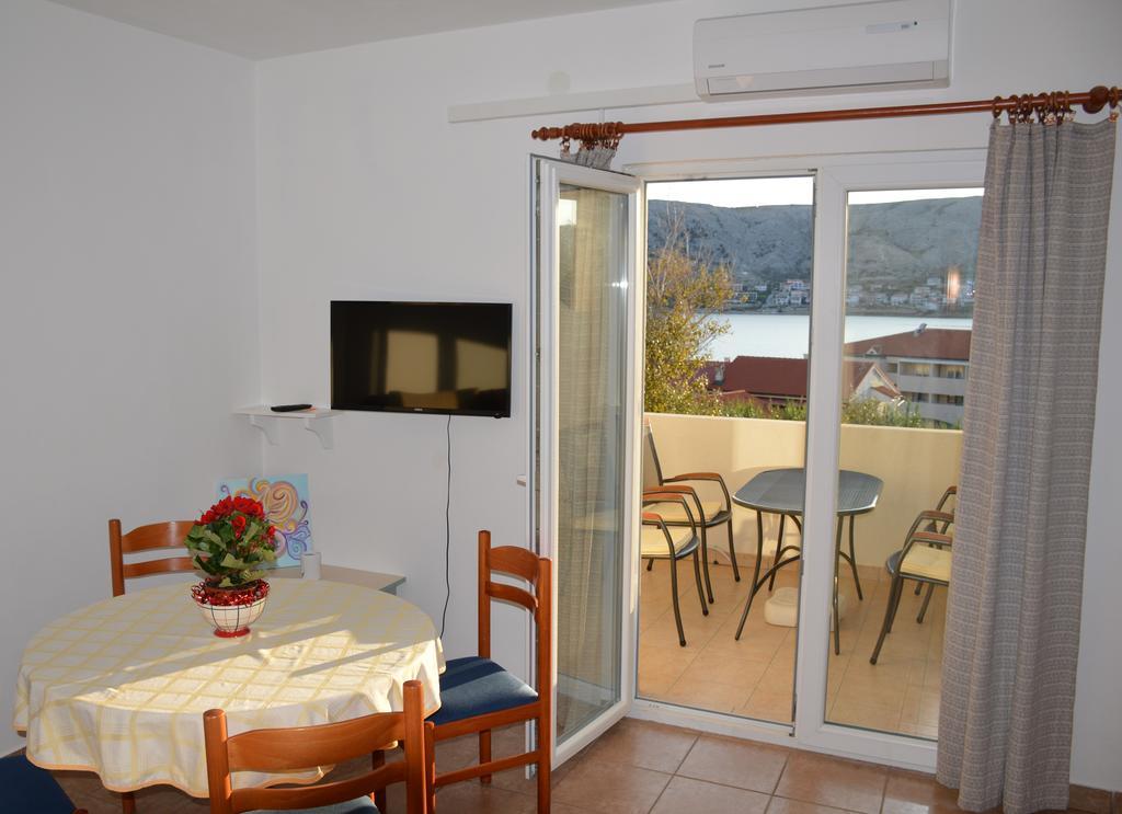 Apartments Burcul Pag Pag Town Bagian luar foto